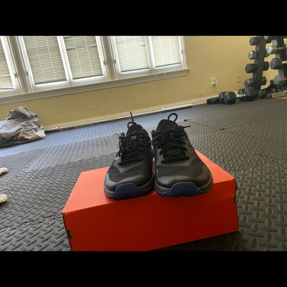 Blue and black nikes - Picture 2 of 2